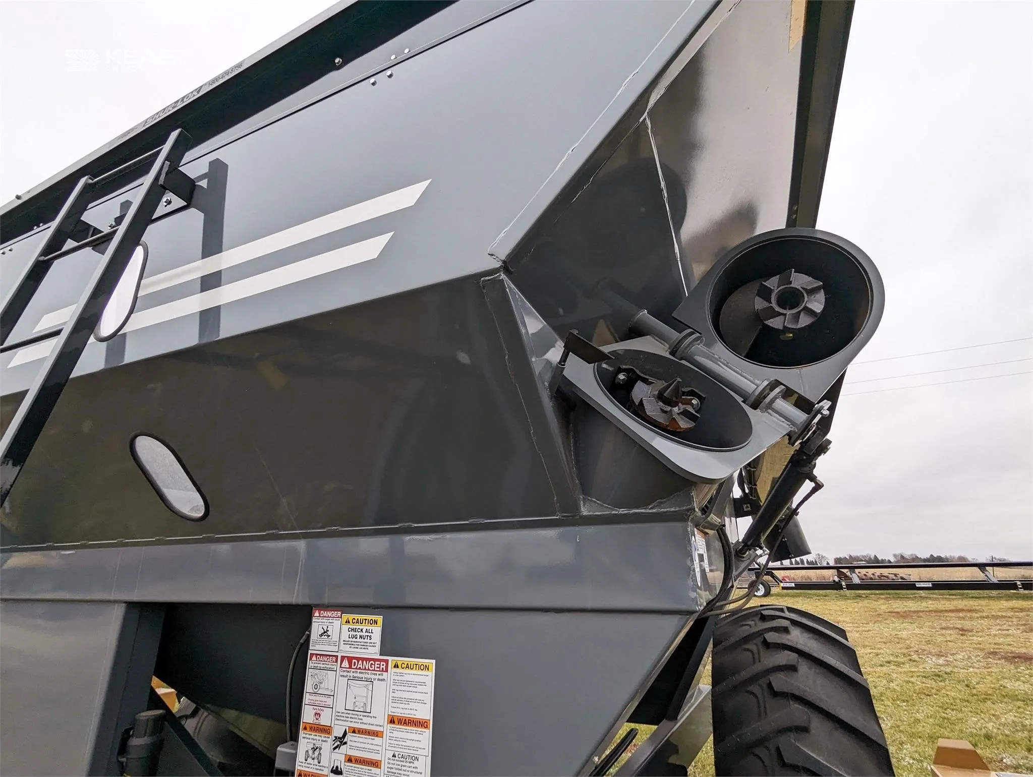 Demco Single Auger Grain Cart | Model 650 | Total Weight 7,560 lbs | Horsepower 150  HP | Hub Size 10 Bolt | For Tractors