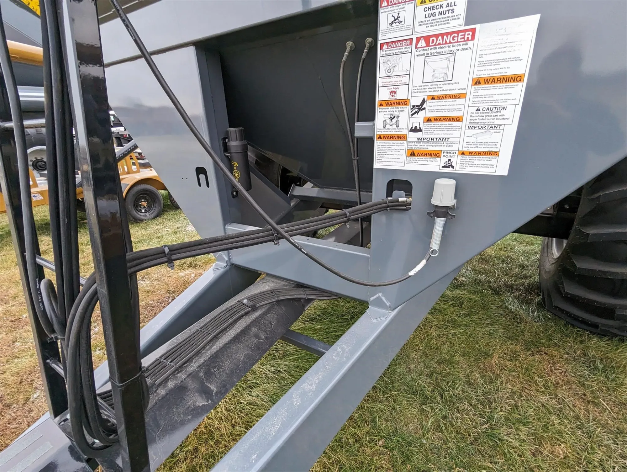 Demco Single Auger Grain Cart | Model 650 | Total Weight 7,560 lbs | Horsepower 150  HP | Hub Size 10 Bolt | For Tractors