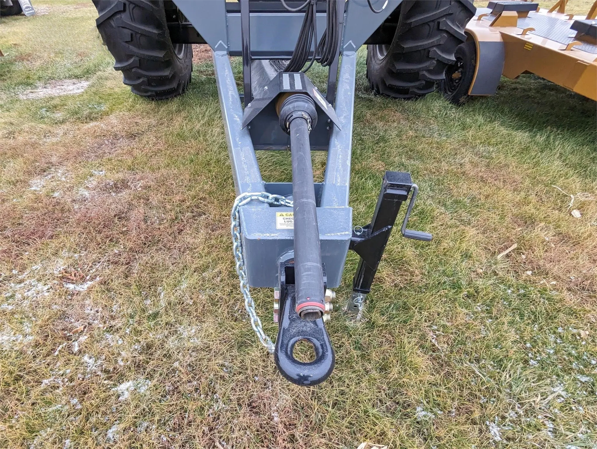 Demco Single Auger Grain Cart | Model 650 | Total Weight 7,560 lbs | Horsepower 150  HP | Hub Size 10 Bolt | For Tractors
