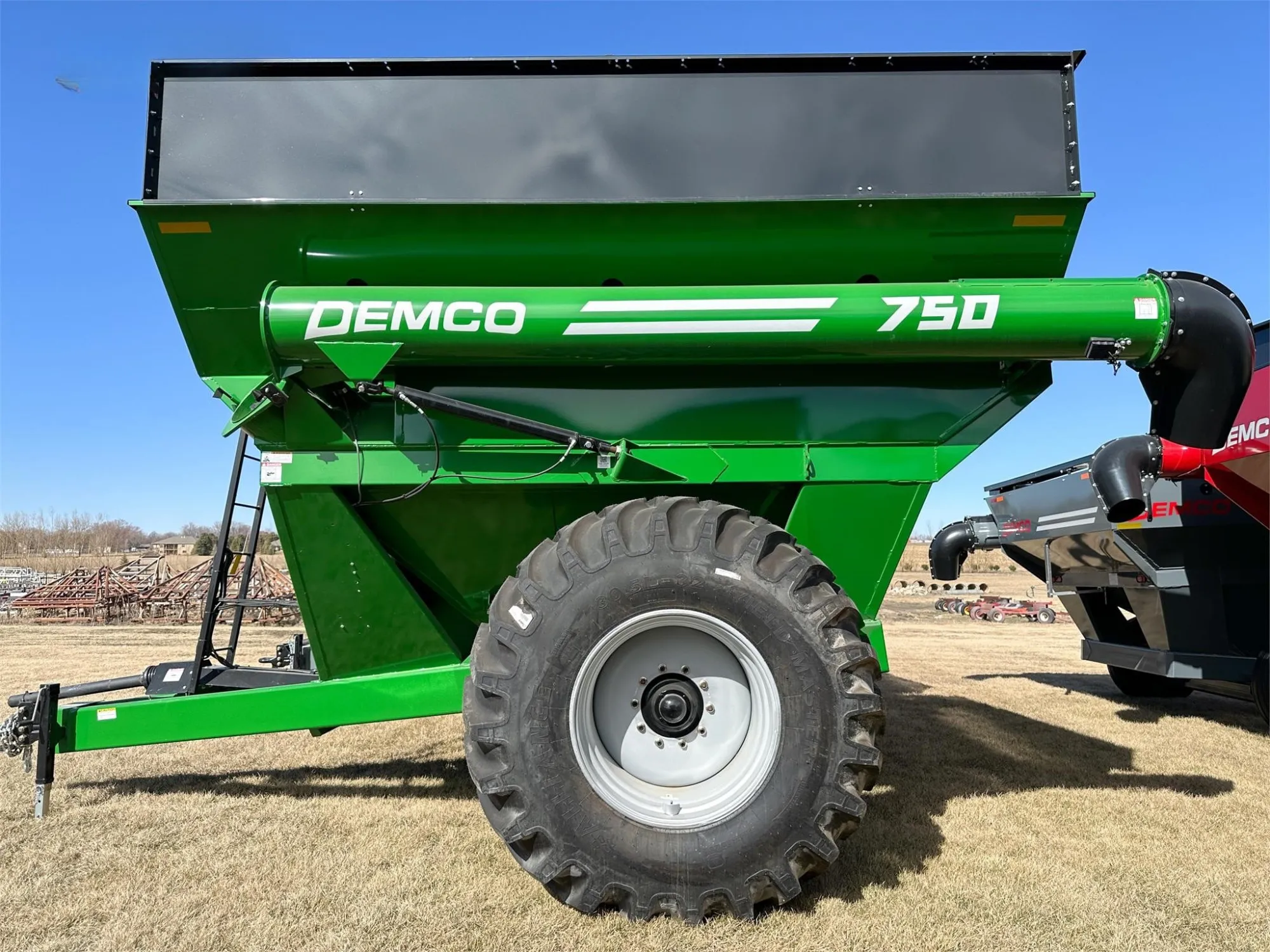 Demco Single Auger Grain Cart | Model 750 | Total Weight 8,220 lbs | Horsepower 150  HP | Hub Size 10 Bolt | For Tractors