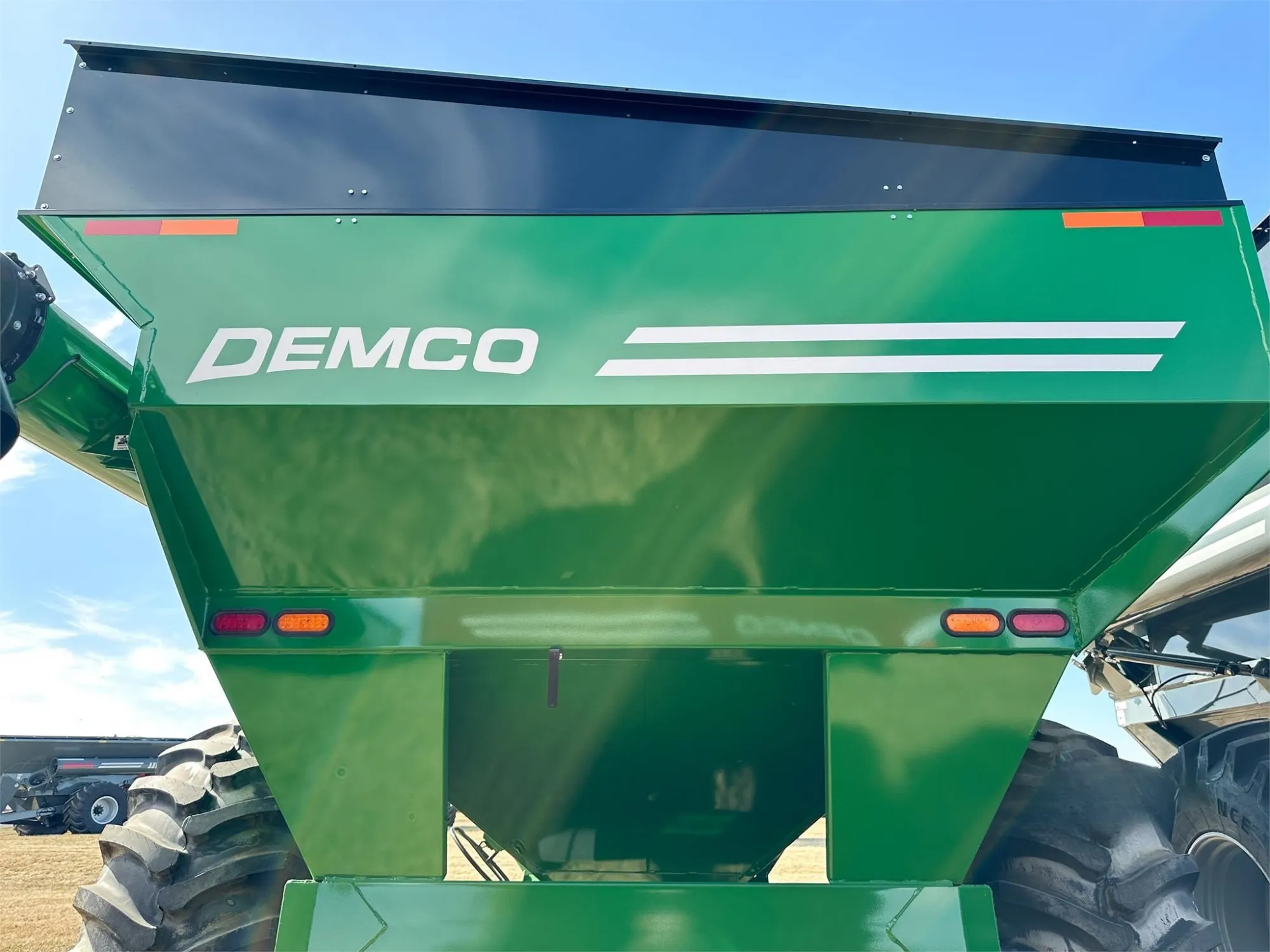 Demco Single Auger Grain Cart | Model 750 | Total Weight 8,220 lbs | Horsepower 150  HP | Hub Size 10 Bolt | For Tractors