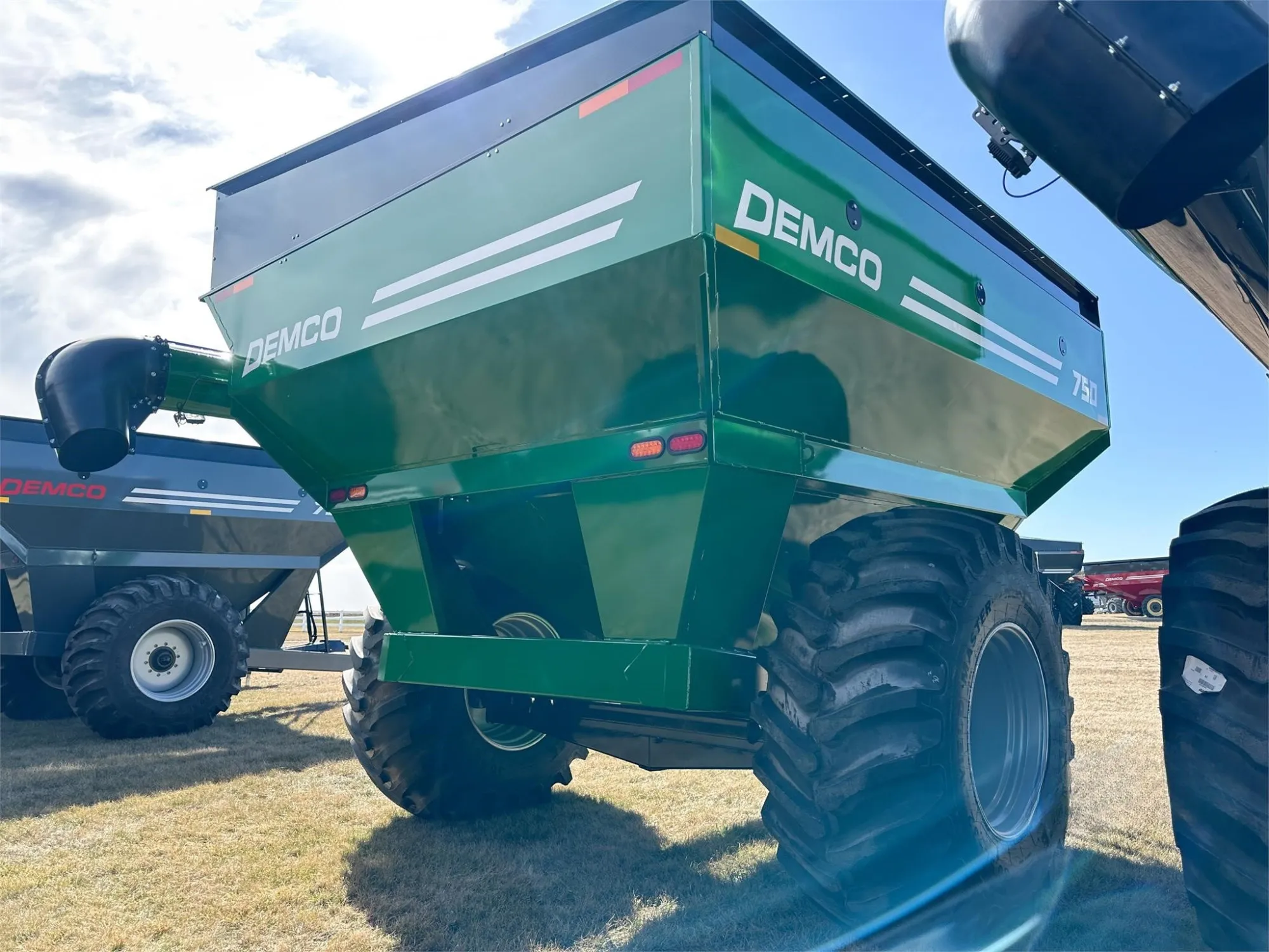 Demco Single Auger Grain Cart | Model 750 | Total Weight 8,220 lbs | Horsepower 150  HP | Hub Size 10 Bolt | For Tractors