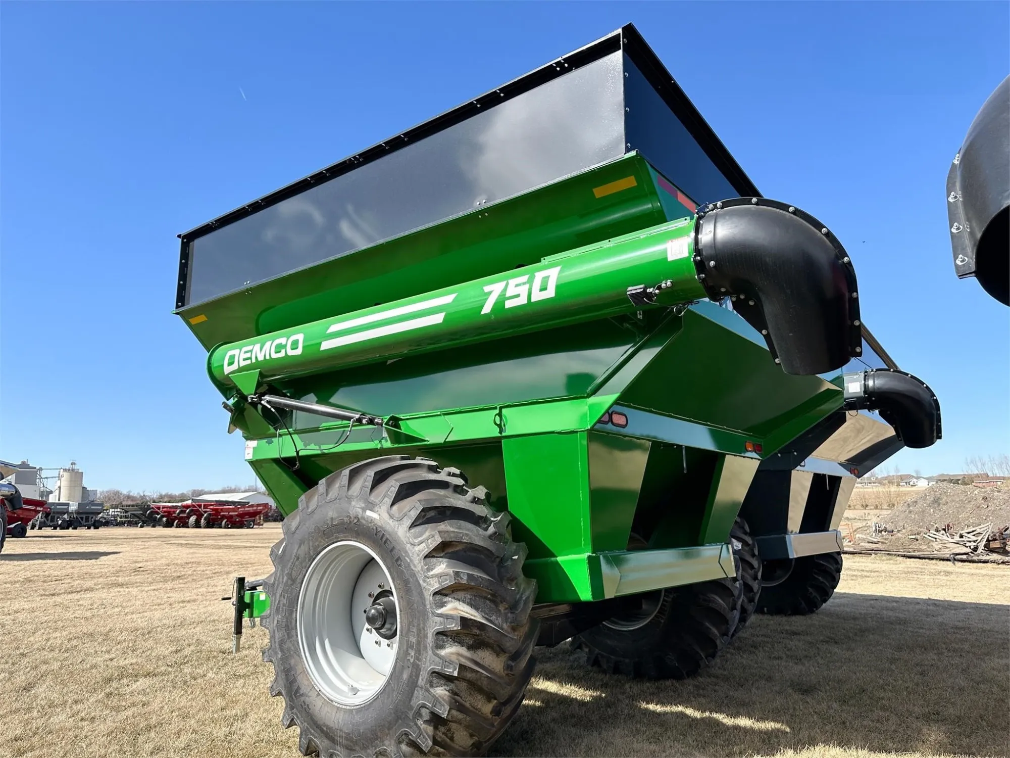 Demco Single Auger Grain Cart | Model 750 | Total Weight 8,220 lbs | Horsepower 150  HP | Hub Size 10 Bolt | For Tractors